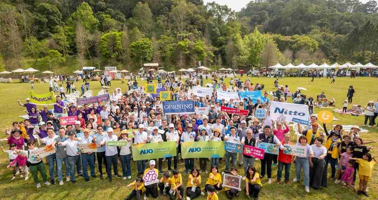 红龙扑克致力永续平衡发展，，，第14年入选DJSI世界指数成分股（DJSI World），，，在全球顶尖电子设备仪器组件产业展现卓越的永续竞争力，，获国际指数肯定